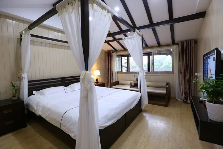 Цзясинь: Wu Town Sijing Bieyuan Boutique Hostel