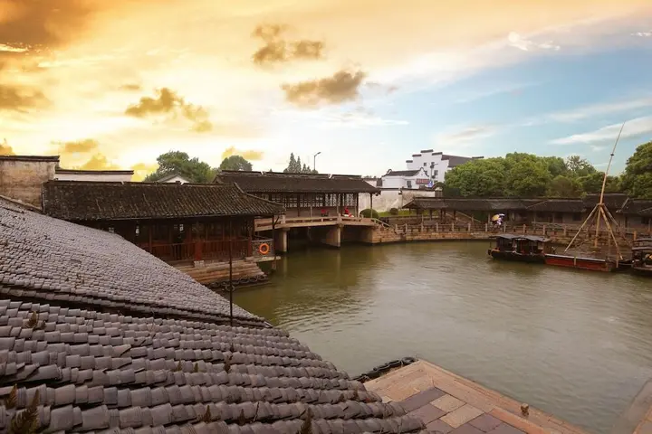 Цзясинь: Wu Town Sijing Bieyuan Boutique Hostel