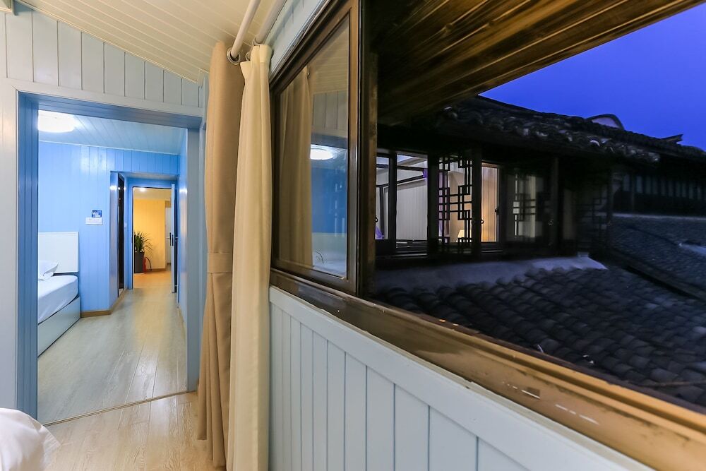 Цзясинь: Wu Town Sijing Bieyuan Boutique Hostel