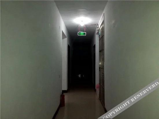 Кайфын: Shandong Hostel
