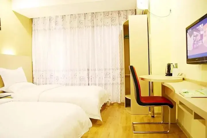 Наньнин: Youcheng Hotel