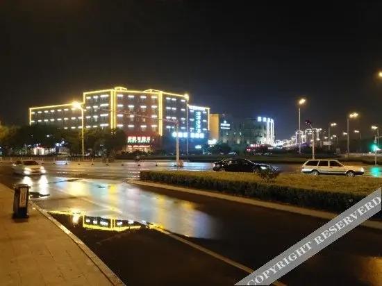 Линьи: 临沂锐思特酒店