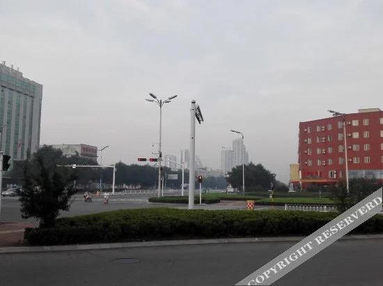 Линьи: 临沂锐思特酒店