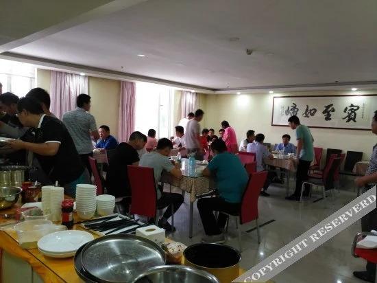 Линьи: 临沂锐思特酒店
