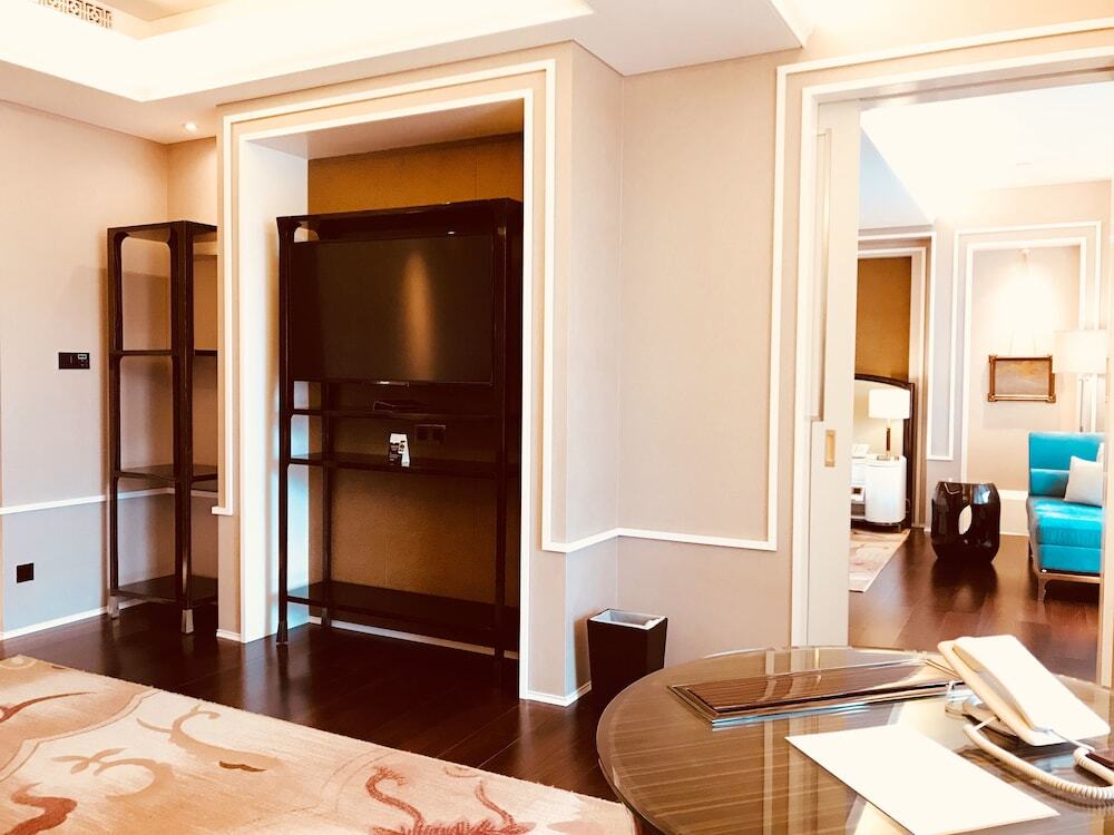 Пекин: Grand Bay Hotel Beijing