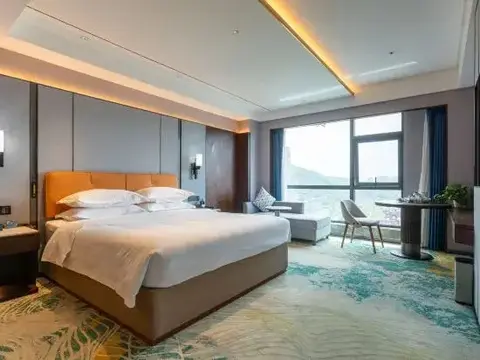 Лоуди: Boni International Hotel