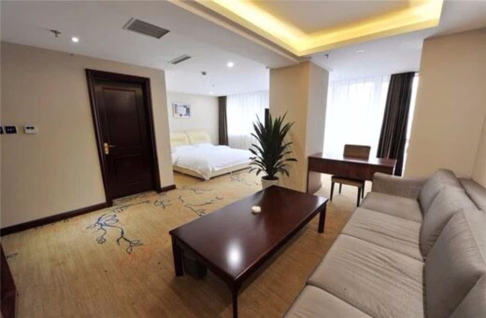 Шэньян: Shenyang Astronomy Hotel