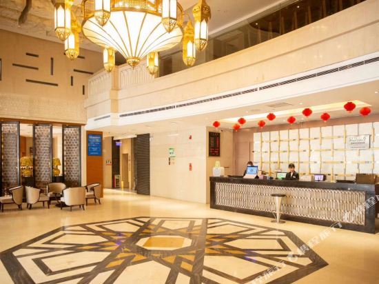 Синьян: Niuwang Minzu Hotel (Chucheng Tianjie Life Square Railway Station)