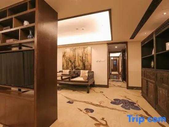 Цзясинь: Wuzhen Zhaoming House