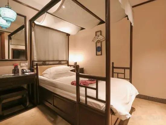 Цзясинь: Wuzhen Zhaoming House