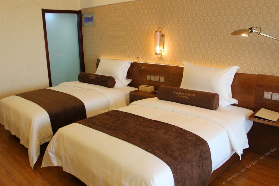 Цзинин: Lejia Hotel (Qufu Long-distance Bus Station)