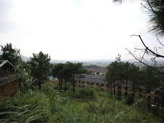 Мейчжу: 龙川龙飞度假村