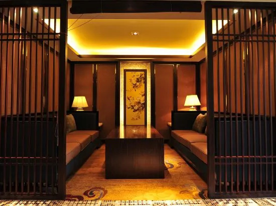 Цзыян: Sunlit Hotel