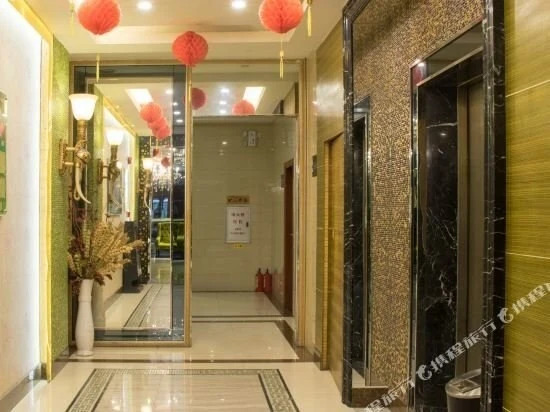 Мейчжу: 希云酒店(梅州嘉应学院江北校区店)