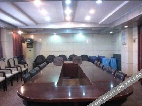 Вэйнань: Tongyi Hotel