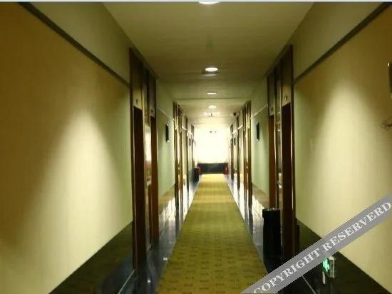 Вэйнань: Tongyi Hotel
