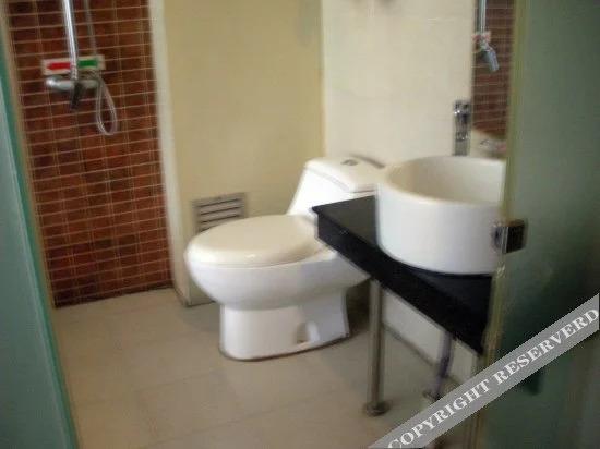 Вэйнань: Tongyi Hotel