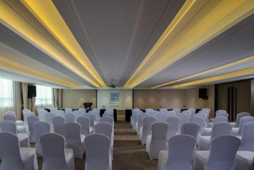 Чжаоцин: Nuohuating Hotel