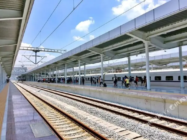 Гуйлинь: Sunday Hotel (Guilin Railway Station)