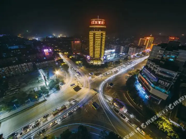 Гуйлинь: Sunday Hotel (Guilin Railway Station)