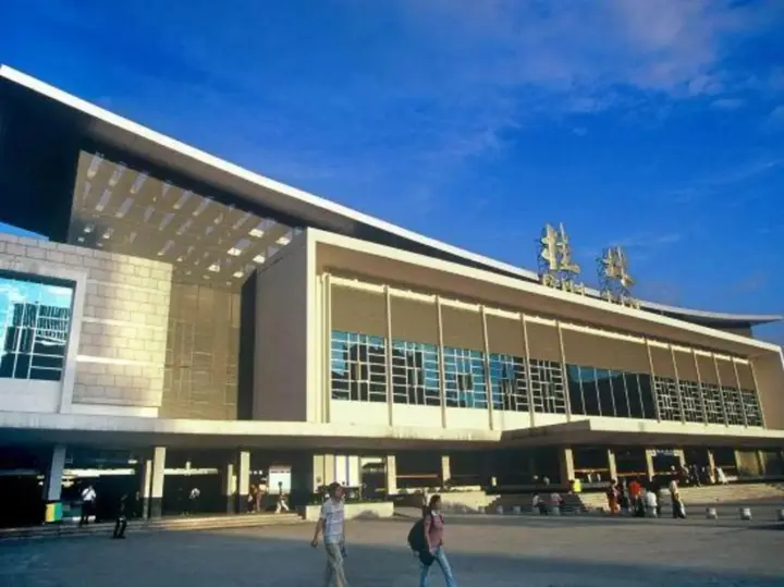 Гуйлинь: Sunday Hotel (Guilin Railway Station)
