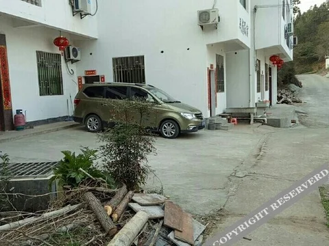 Шанграо: Fengqing Hostel