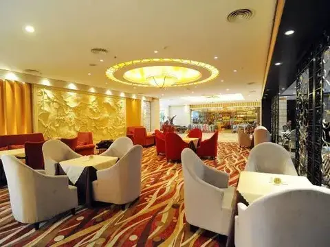 Гуйлинь: GuilinGrandHotel(Two Rivers and Four Lakes East and West Alleys)
