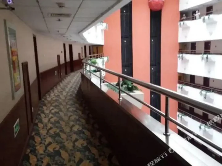 Таншань: Zunhua International Hotel