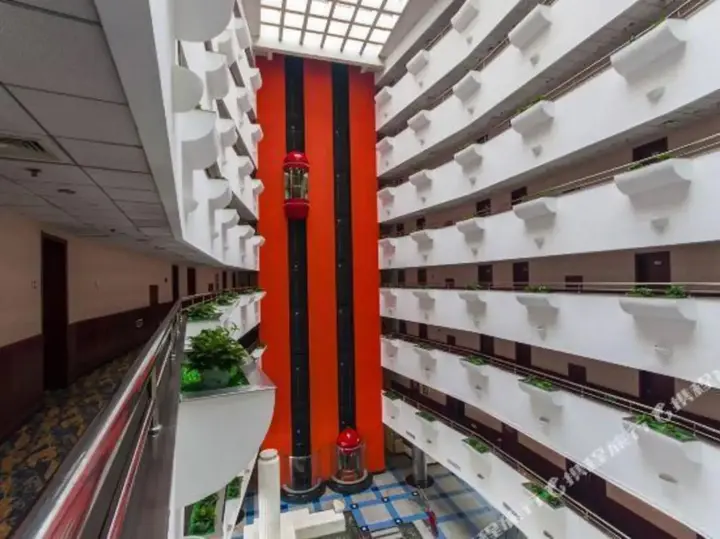 Таншань: Zunhua International Hotel