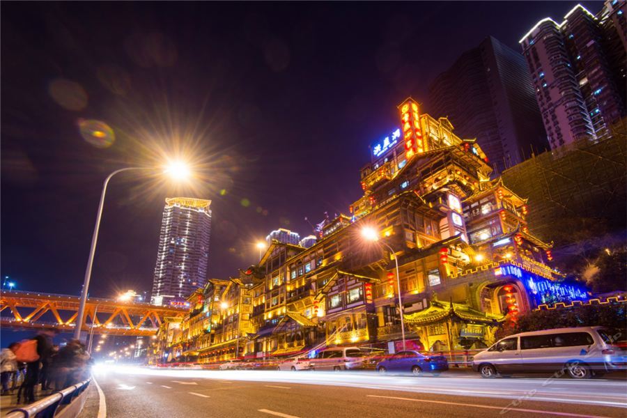 Чунцин: 江畔千玺S酒店(重庆解放碑洪崖洞店)