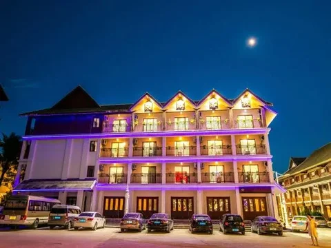 Цзинхун: Tianzhu Gaozhuang Inn (Star Night Market)