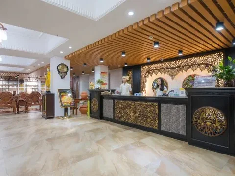 Цзинхун: Tianzhu Gaozhuang Inn (Star Night Market)