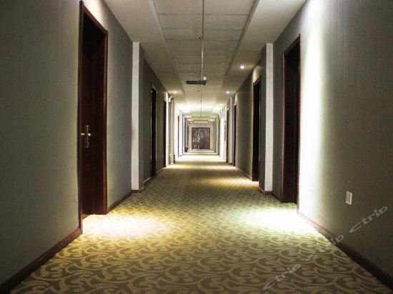 Шэньян: Super 8 Shenyang Liutiao Lake North Tower