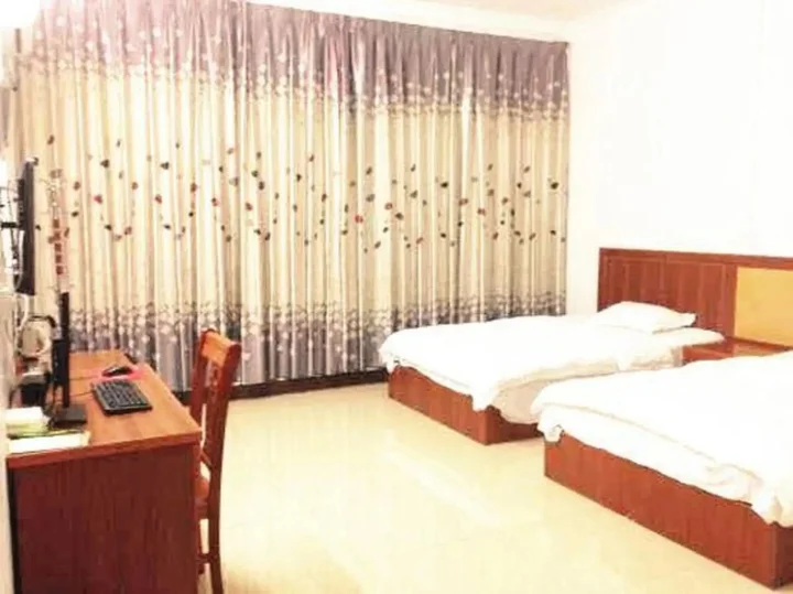 Хэчжоу: Hezhou Huangyao Longquan Business Hotel