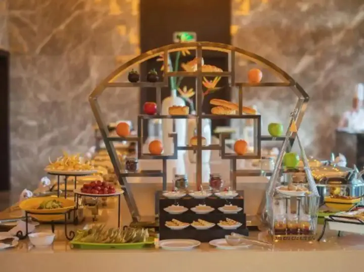 Дунъян: Baoyue Junting Hotel