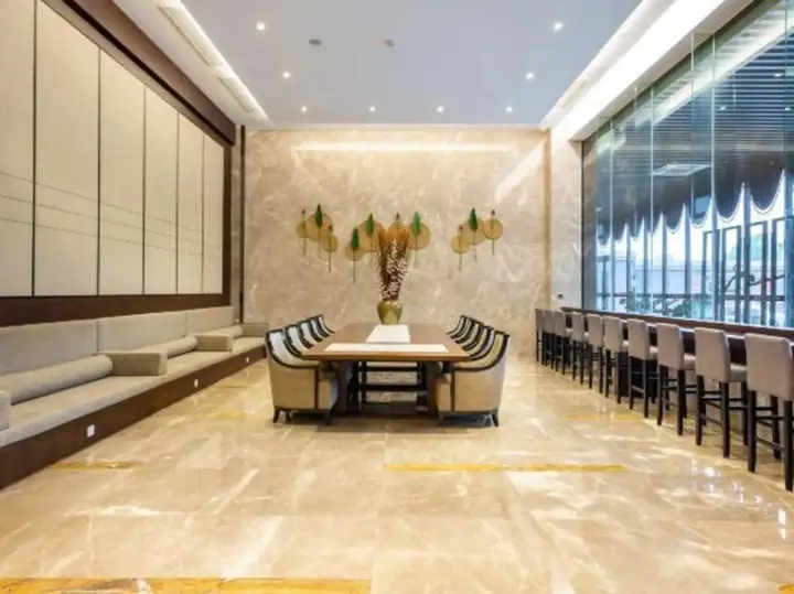 Дунъян: Baoyue Junting Hotel