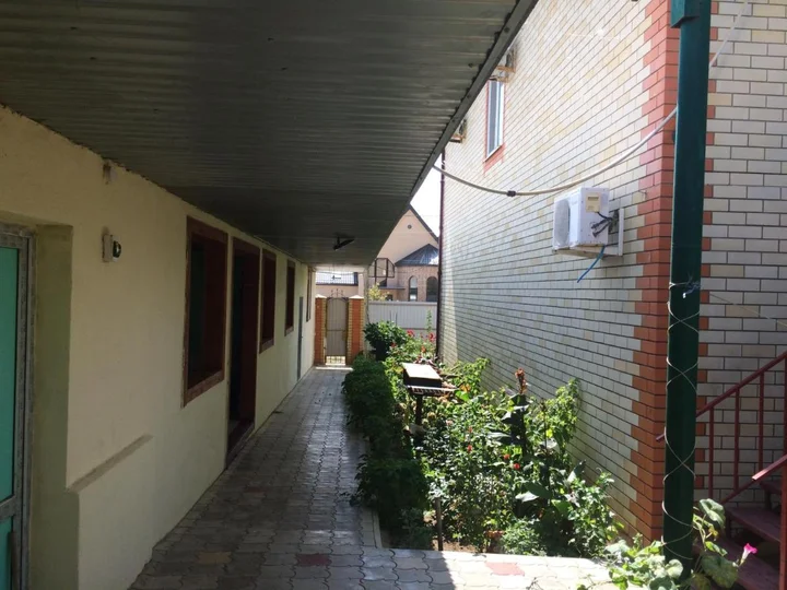 Голубицкая: Guesthouse on Kubanskaya 8