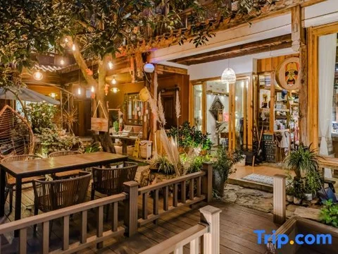 Пучжэхэй: Tingyun Shanju Inn
