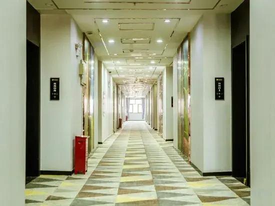 Инин: Hotels in Yiningbaiman