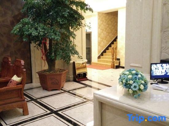 Дэхун: Yixin Hotel