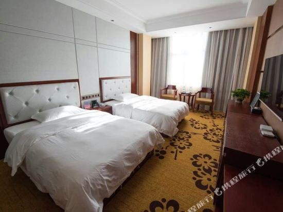 Дэхун: Yixin Hotel