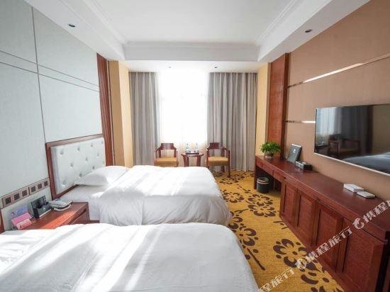 Дэхун: Yixin Hotel