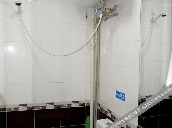 Яньтай: Tongfulou Business Hostel