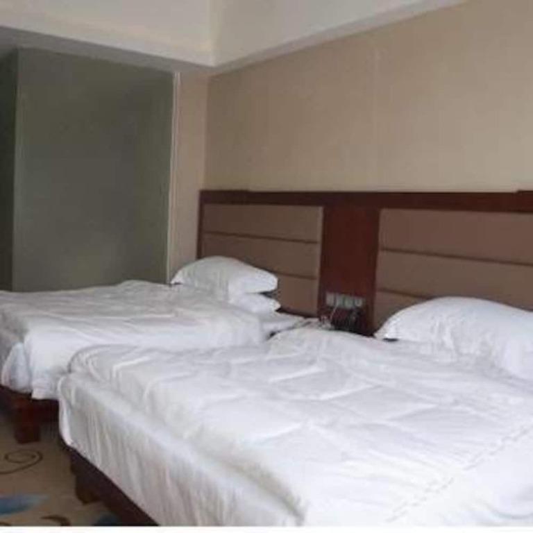 Шаньтоу: Junhua Hotel (Shantou University Road Branch)