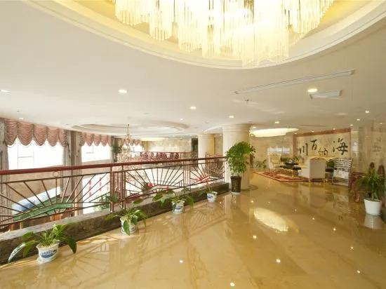 Линьи: Huayuan Business Hotel