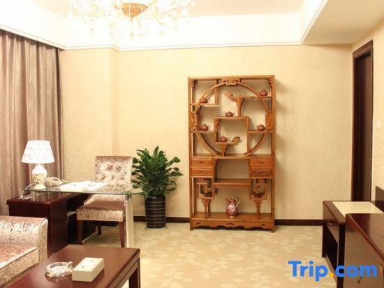 Уси: Dingshan International Hotel Yixing