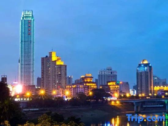 Наньнин: Home Inn Nanning Jiangnan Yongjiang Bridge