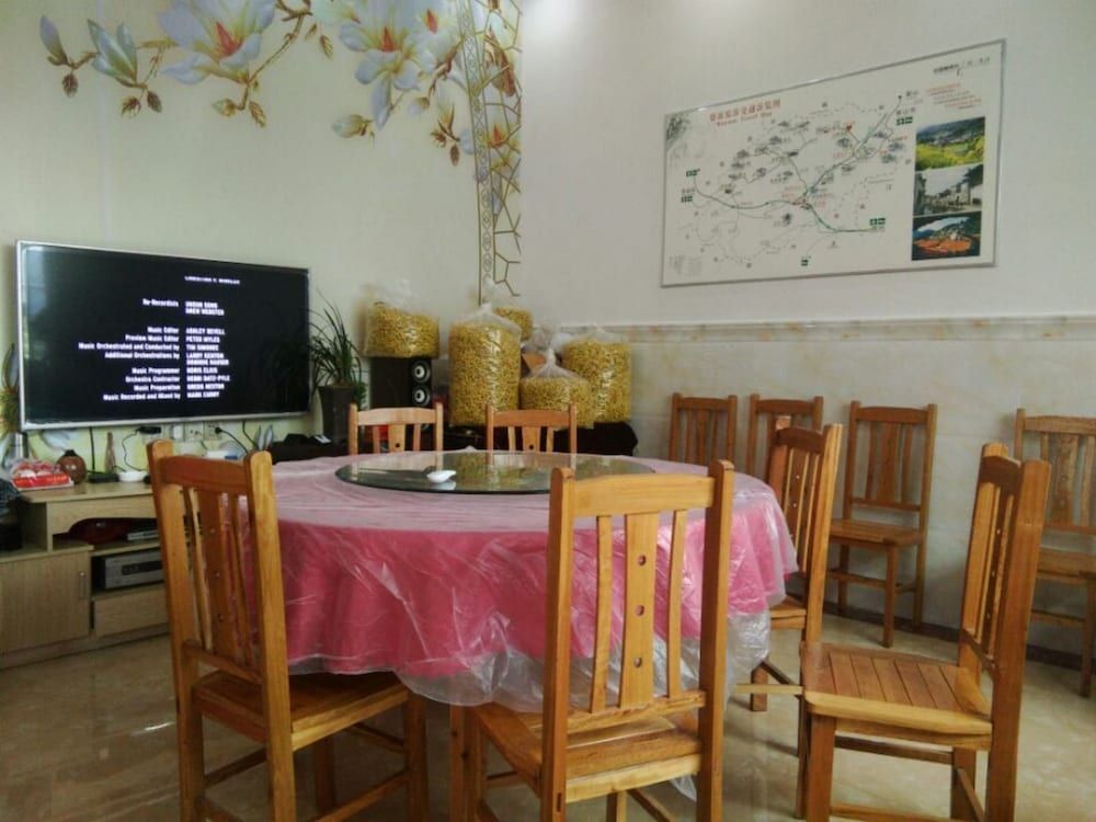 Шанграо: Wuyuan Jiangling Huayun Hotel