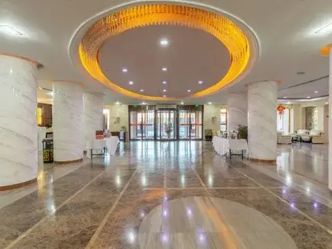 Паниин: Liaohe Hotel