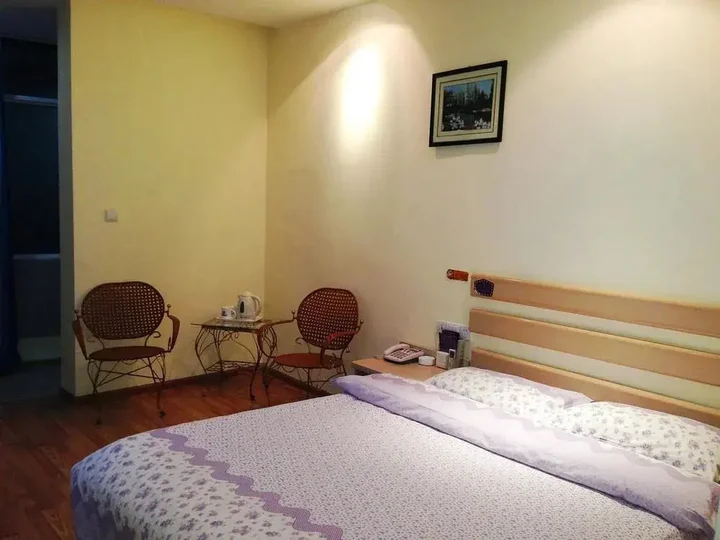 Ичан: Fenglinwan Hotel (Yichang Jiefang Road Food Street Binjiang Branch)